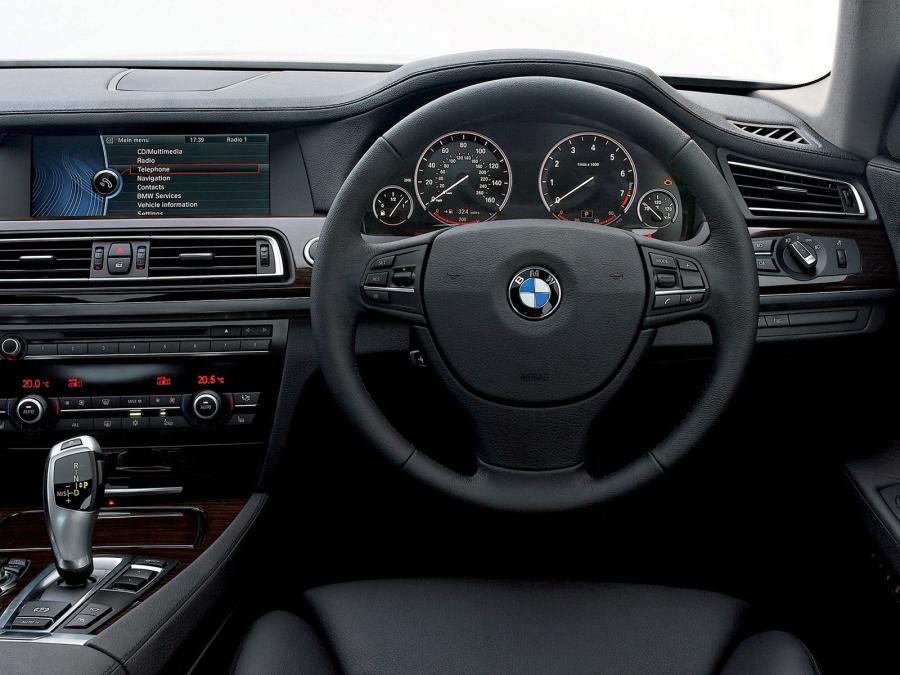  BMW 750Li 2008 года  (UK) (фото 4 из 10)